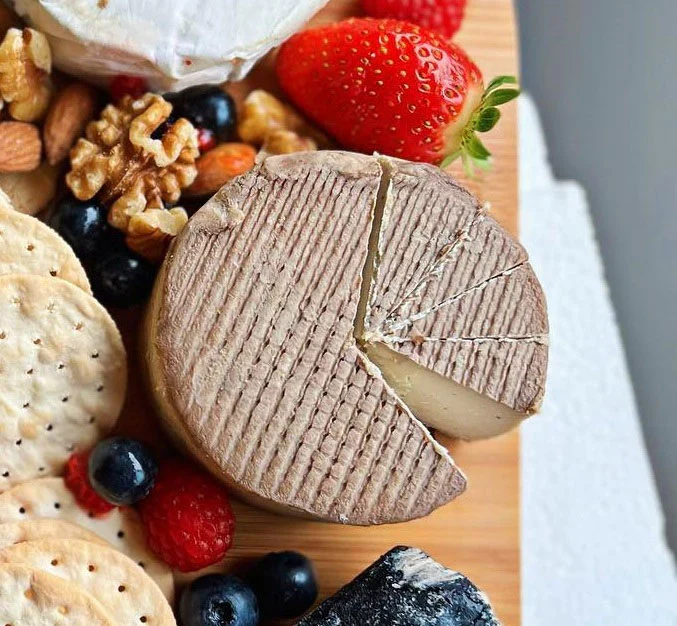 Dilectio Plant-Based Smoked Cashew Cheese 150g - Image 2
