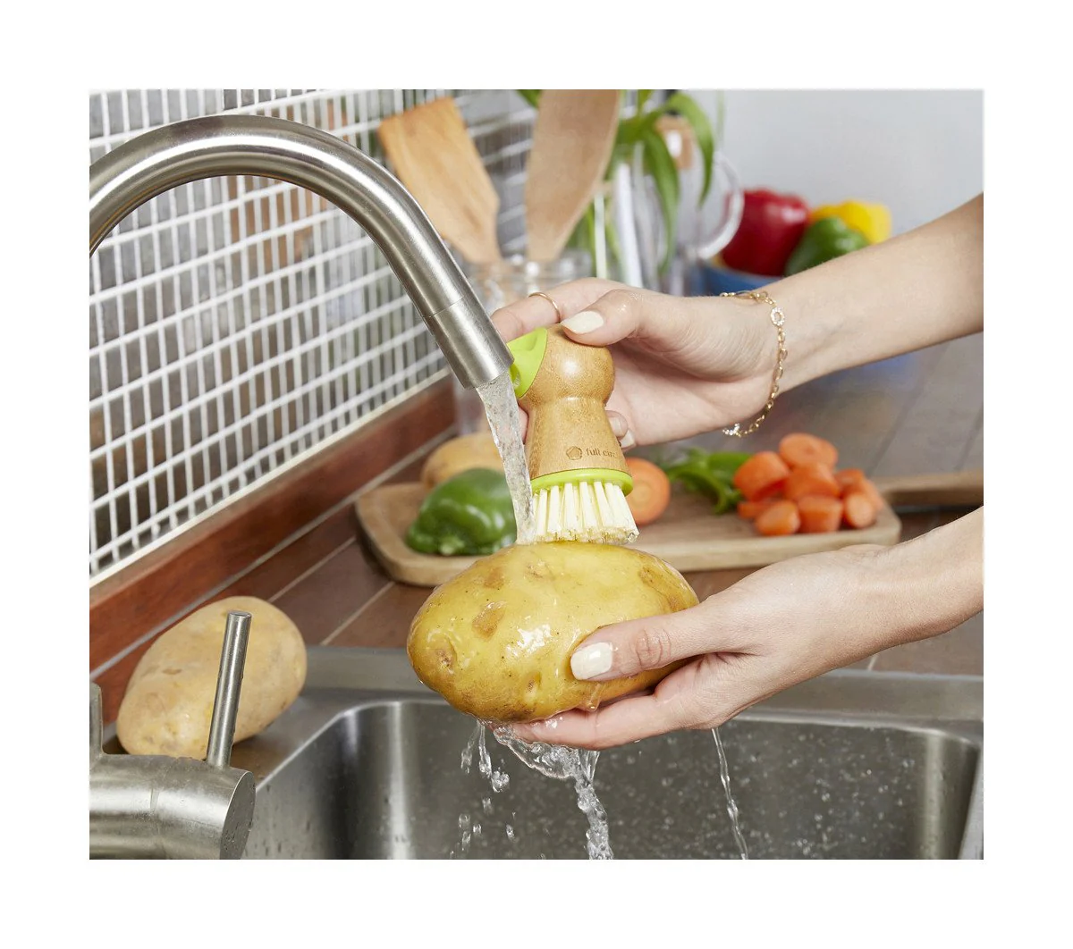 Full Circle Tater Mate EyeRemoving Potato Scrubber each - Image 4